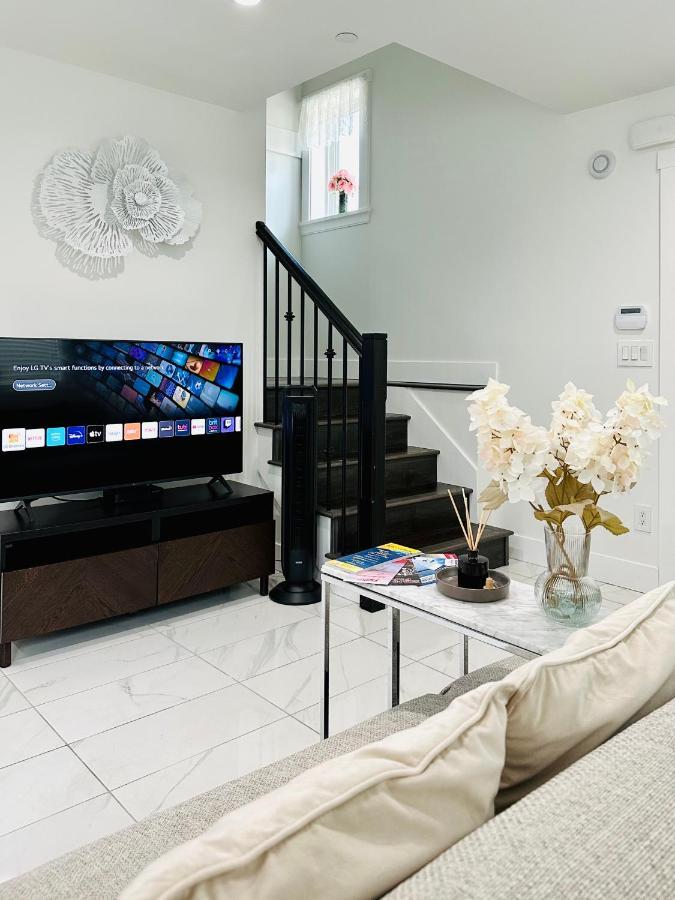 Deluxe Queen Suite