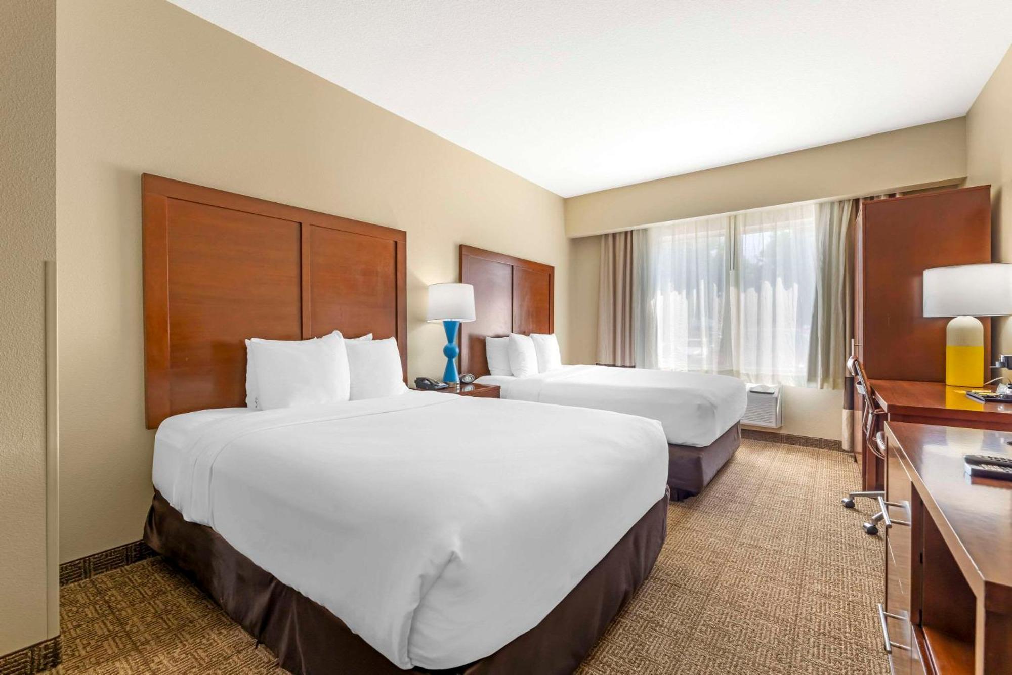 Superior Queen Suite Two Queen Beds Non-Smoking,1606552262:JPEG