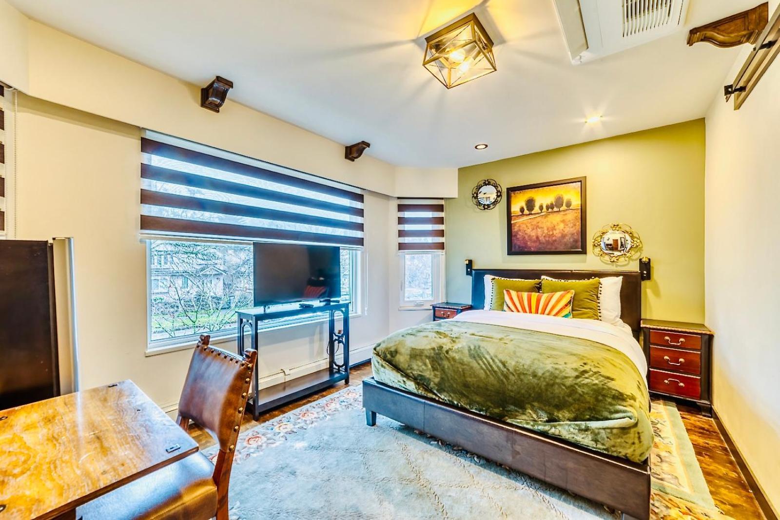 Deluxe Queen Room