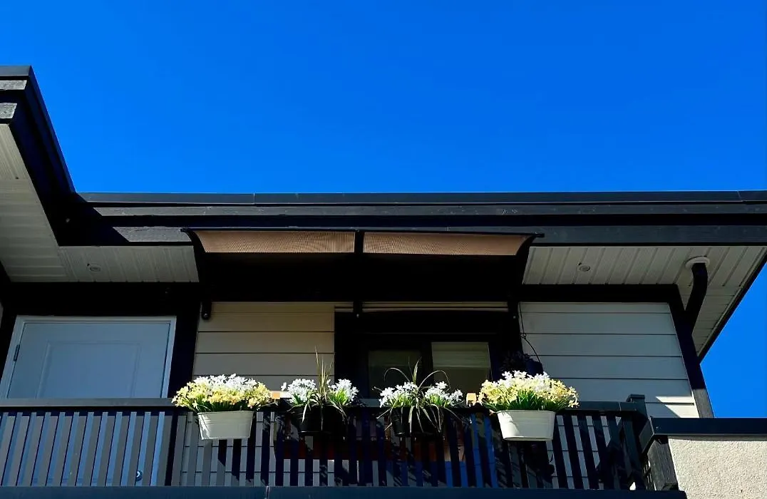 2Br Laneway Suite - Oakridge - Free Parking & Pets Welcome-1