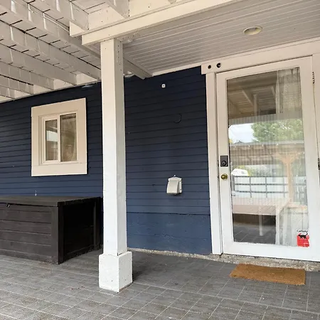 Kits Beach Suites - 2Br-2