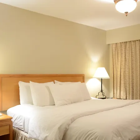Rosellen Suites At Stanley Park-3