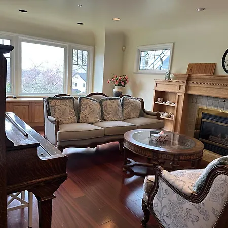 Cozy Dunbar 5 Beds Home With Views-2